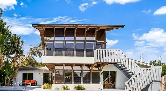 2 of 3 - 1524 Ne 18th Avenue, Fort Lauderdale, FL