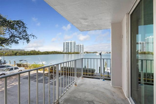2 of 19 - 16558 Ne 26th Avenue #2g, North Miami Beach, FL