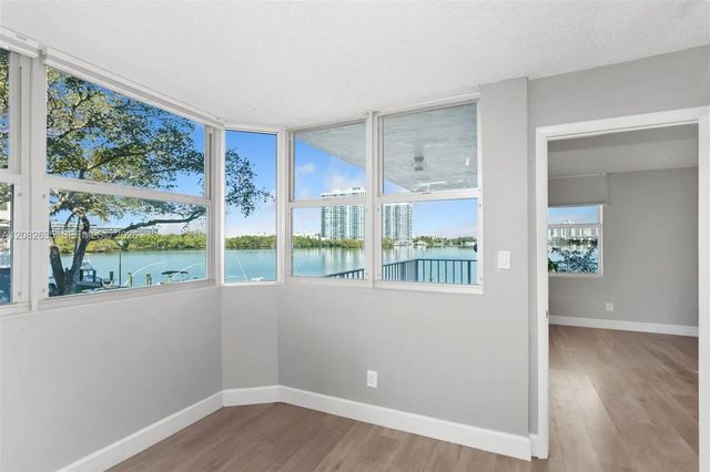 3 of 19 - 16558 Ne 26th Avenue #2g, North Miami Beach, FL