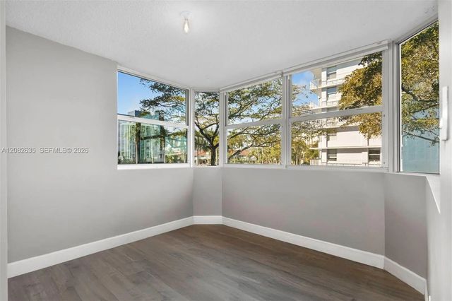 5 of 19 - 16558 Ne 26th Avenue #2g, North Miami Beach, FL
