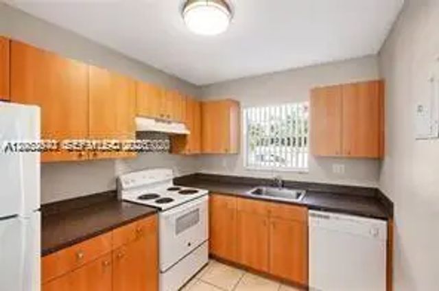 2 of 6 - 4841 Nw 9th Drive #4841, Plantation, FL