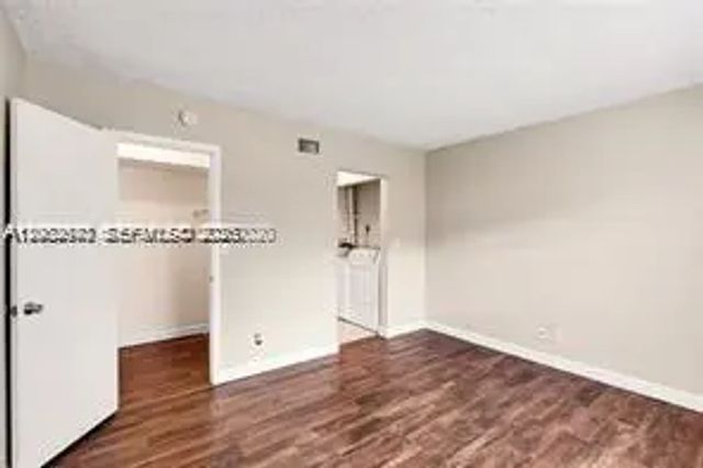 3 of 6 - 4841 Nw 9th Drive #4841, Plantation, FL
