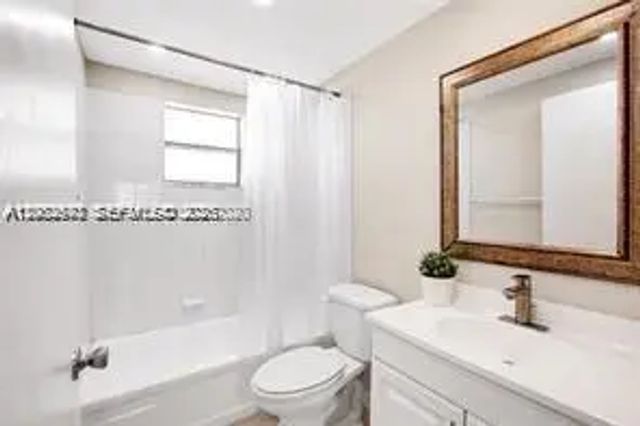 4 of 6 - 4841 Nw 9th Drive #4841, Plantation, FL