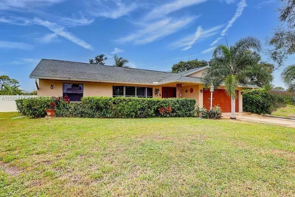 412 Sw Sansom Lane, Port St. Lucie