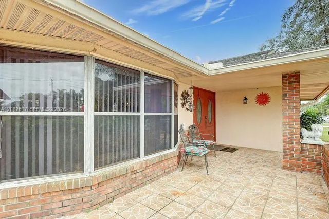 5 of 45 - 412 Sw Sansom Lane, Port St. Lucie, FL