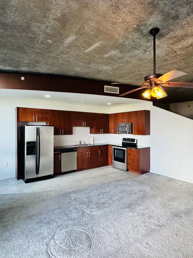 3 of 21 - 300 S Australian Avenue #702, West Palm Beach, FL