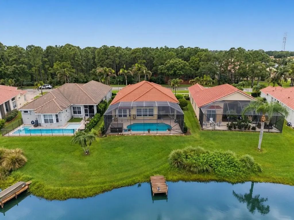 688 Sw Lake Charles Circle, Port St. Lucie