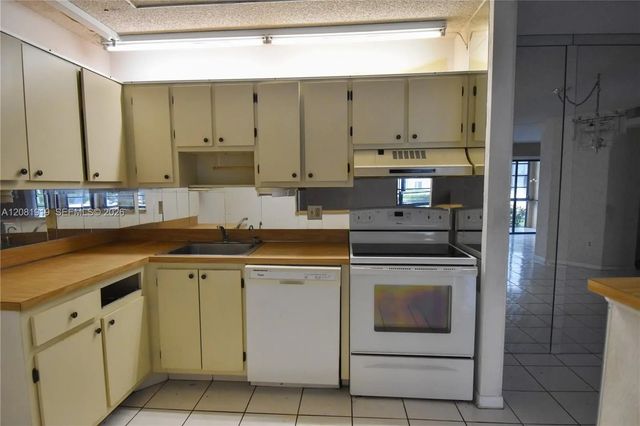3 of 18 - 10761 W Clairmont Circle #108, Tamarac, FL