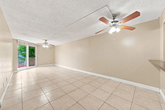 5 of 34 - 1750 W 46th Street #242, Hialeah, FL