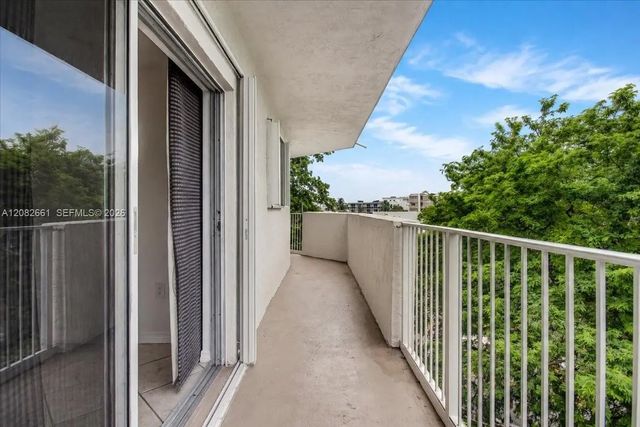 4 of 21 - 1975 Normandy Drive #303, Miami Beach, FL