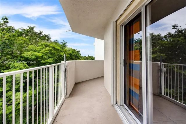 5 of 21 - 1975 Normandy Drive #303, Miami Beach, FL