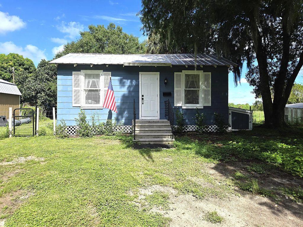 2219 County Road 721 Loop, Moore Haven