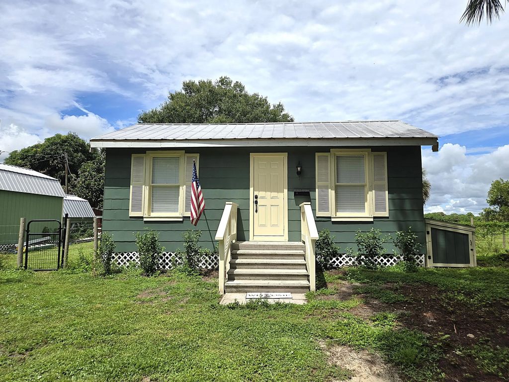 2219 County Road 721 Loop, Moore Haven