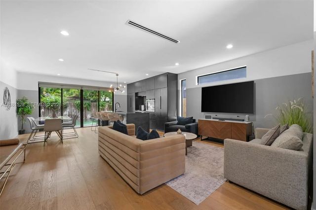 3 of 16 - 257 Nw 39th Street #257, Miami, FL