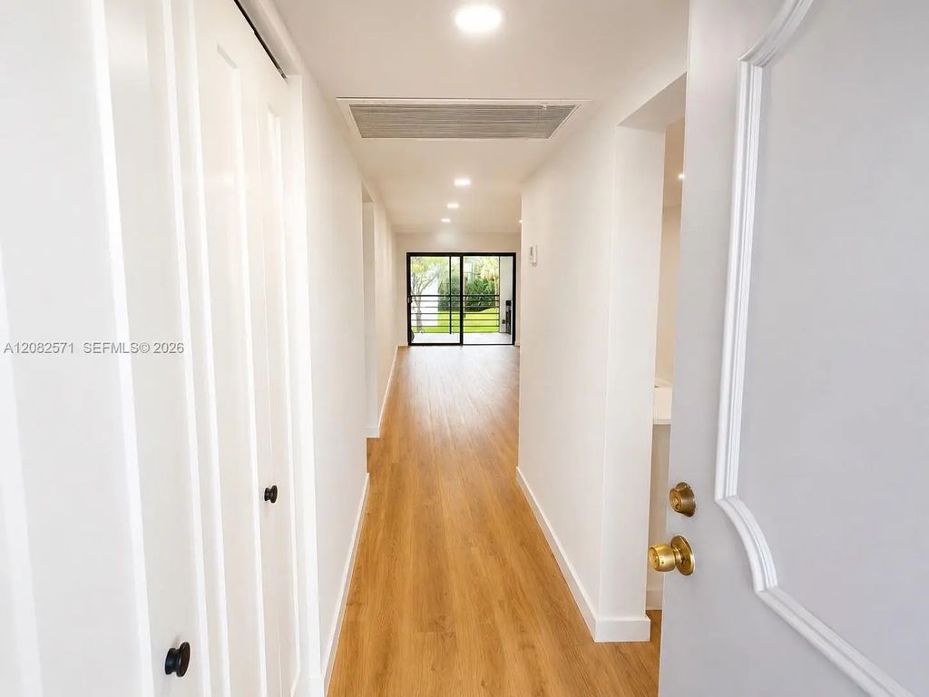 9233 Sw 8th Street #207, Boca Raton