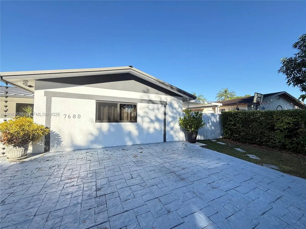 7680 Sw 134th Court #b, Miami