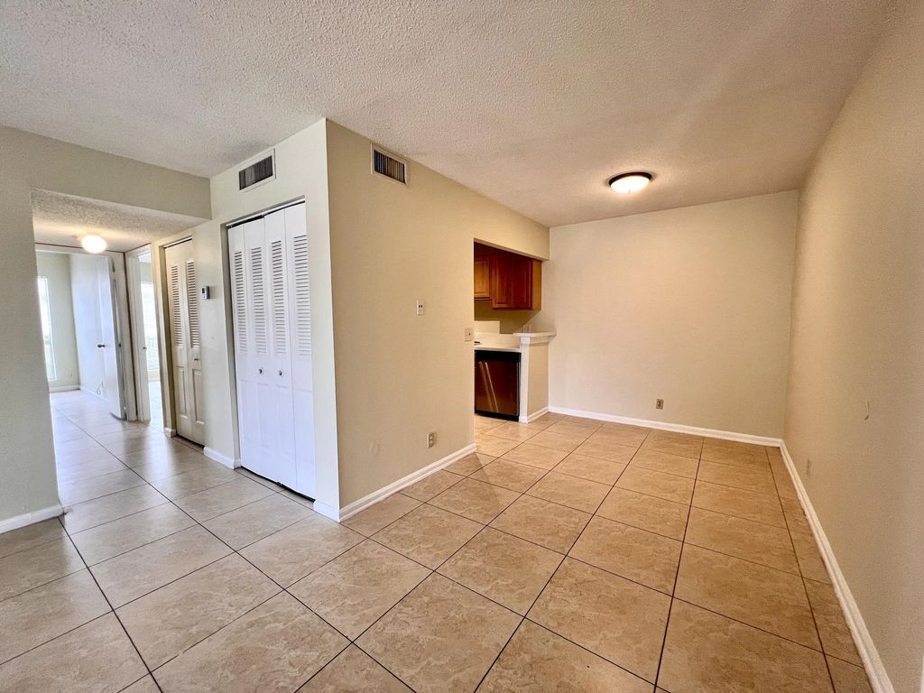 1500 N Congress Avenue #b64, West Palm Beach
