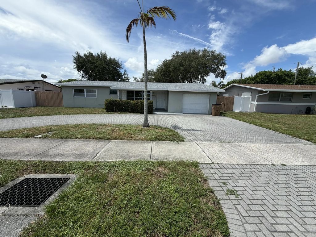 1143 Se 4th Avenue, Deerfield Beach