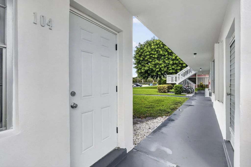 104 E Easthampton E #1, West Palm Beach