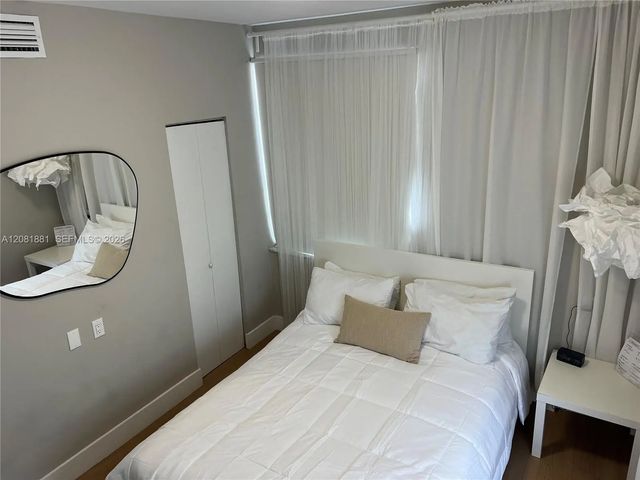 5 of 7 - 750 Collins Avenue #206, Miami Beach, FL
