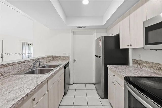 5 of 22 - 7425 Sw 13th Street, North Lauderdale, FL