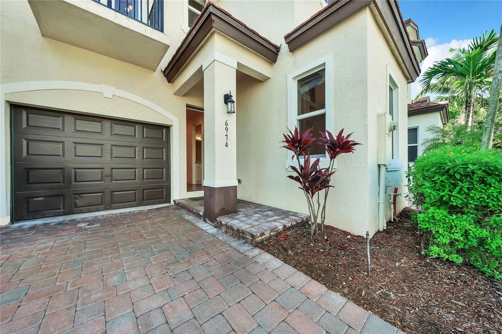 6974 Long Pine Circle, Coconut Creek