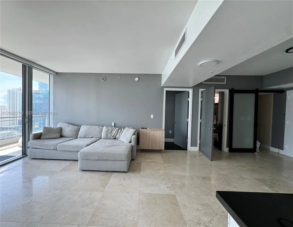 92 Sw 3rd Street #3811, Miami