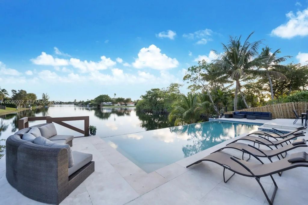 2286 Ne 215th Street #2286, Miami