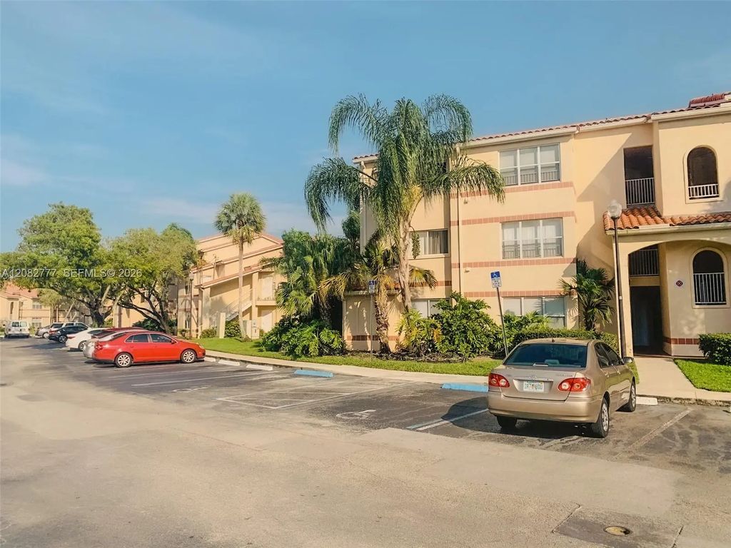 3380 N Pinewalk Drive N #1111, Margate
