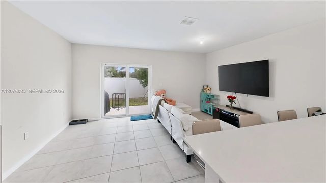 4 of 50 - 389 Nw 10th Court, Florida City, FL