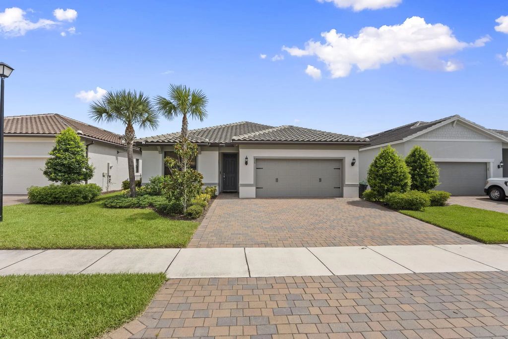 535 Se Villandry Way, Port St. Lucie