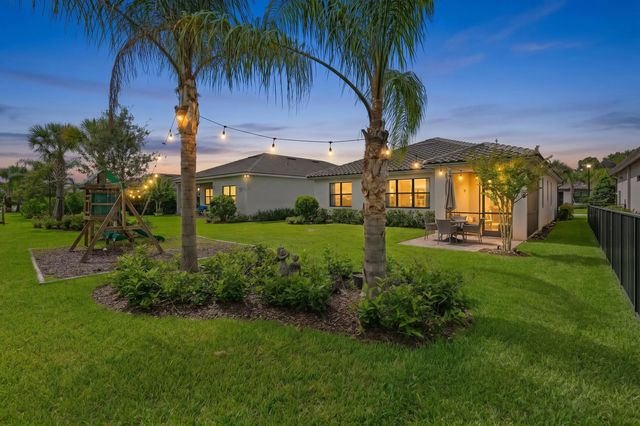 535 Se Villandry Way, Port St. Lucie