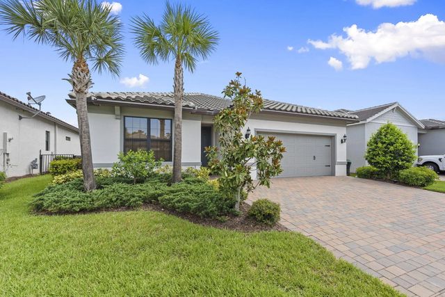 3 of 29 - 535 Se Villandry Way, Port St. Lucie, FL