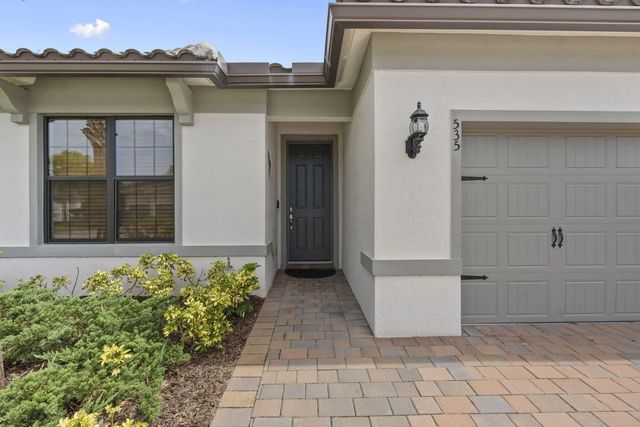 4 of 29 - 535 Se Villandry Way, Port St. Lucie, FL