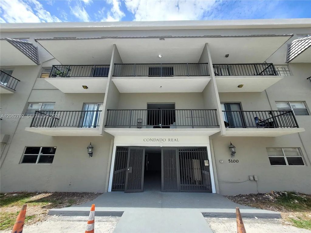 5100 Sw 41st Street #202, Hollywood
