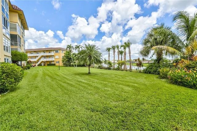4 of 25 - 4100 Crystal Lake Drive #110, Deerfield Beach, FL