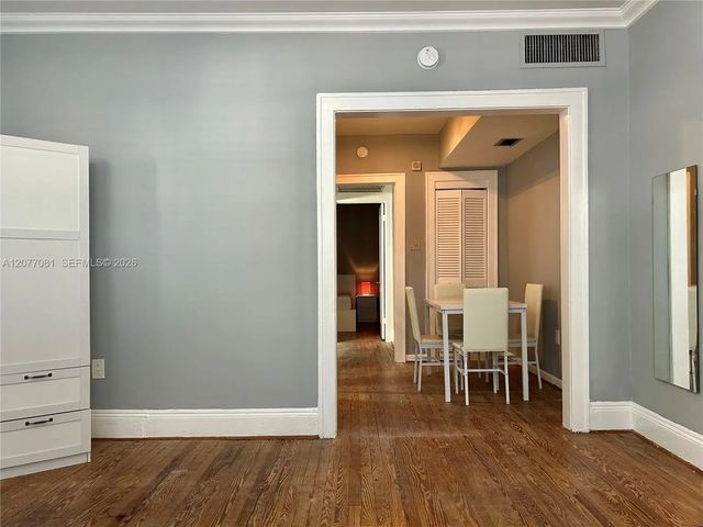 4 of 13 - 536 14th Street #107, Miami Beach, FL