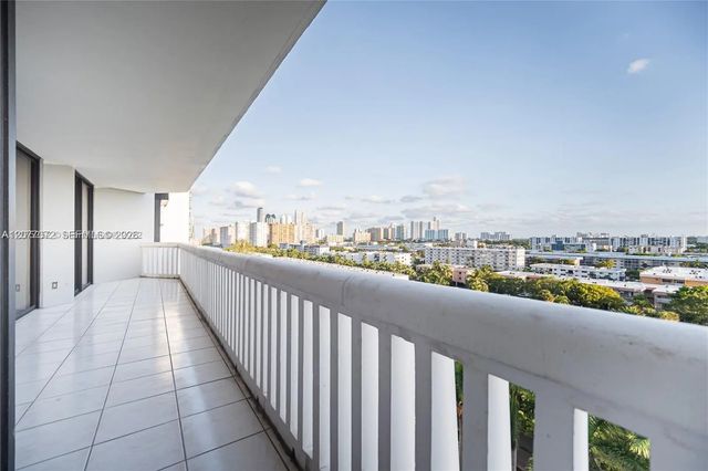 4 of 13 - 2000 Island Boulevard #908, Aventura, FL
