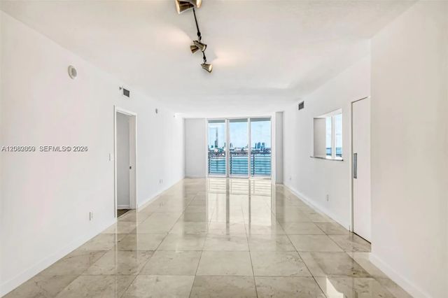 5 of 39 - 325 Ne Biscayne Boulevard #1923, Miami, FL