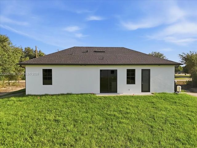 4 of 36 - 758 Long Distance Lane, Lehigh Acres, FL
