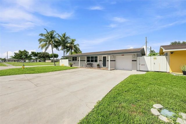 1000 Nw 76th Terrace, Pembroke Pines
