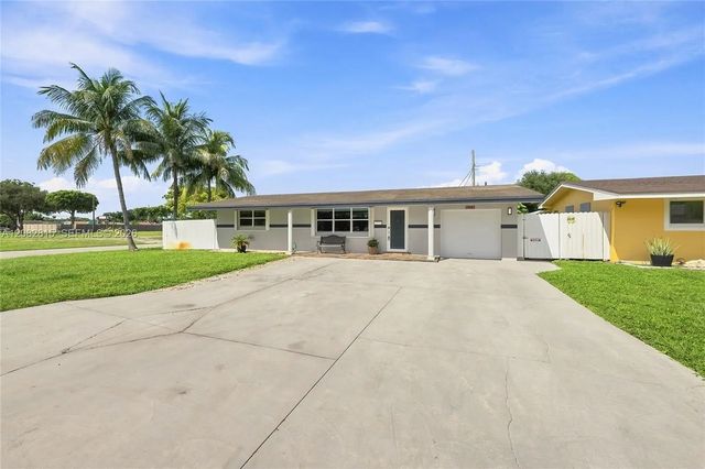 2 of 43 - 1000 Nw 76th Terrace, Pembroke Pines, FL