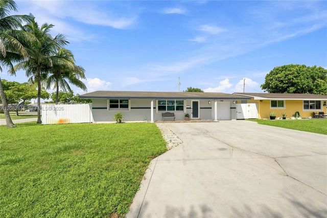 3 of 43 - 1000 Nw 76th Terrace, Pembroke Pines, FL