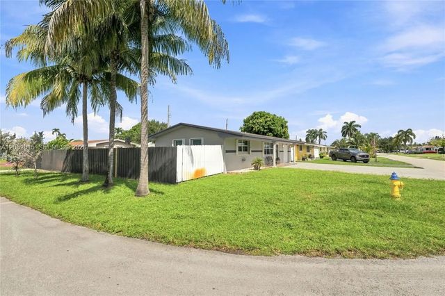 5 of 43 - 1000 Nw 76th Terrace, Pembroke Pines, FL