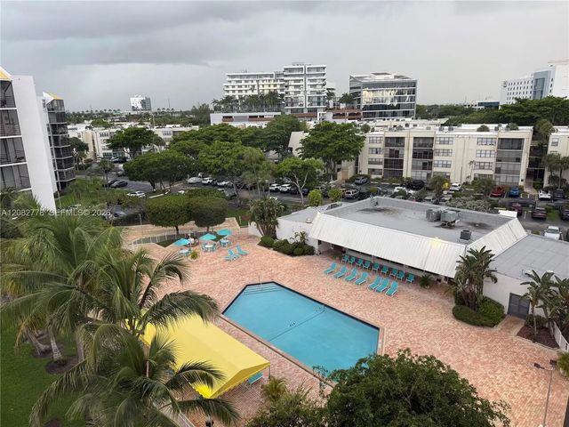 5 of 31 - 20500 W Country Club Drive #711, Aventura, FL