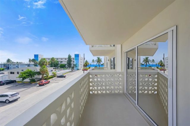 5 of 16 - 1901 S Ocean Drive #303, Hollywood, FL