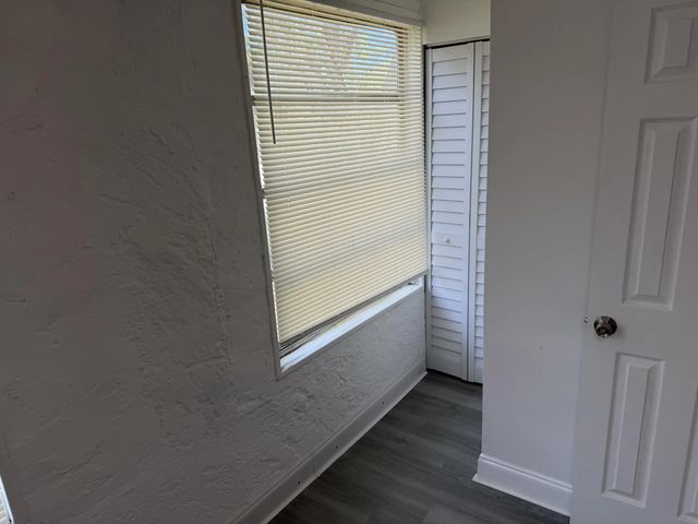 4 of 23 - 326 N 14th Street, Fort Pierce, FL