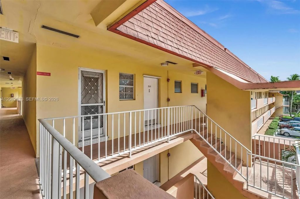 1540 Ne 191st Street #320, Miami