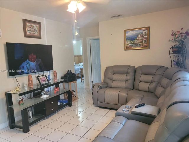 5 of 18 - 6131 Fletcher Street, Hollywood, FL