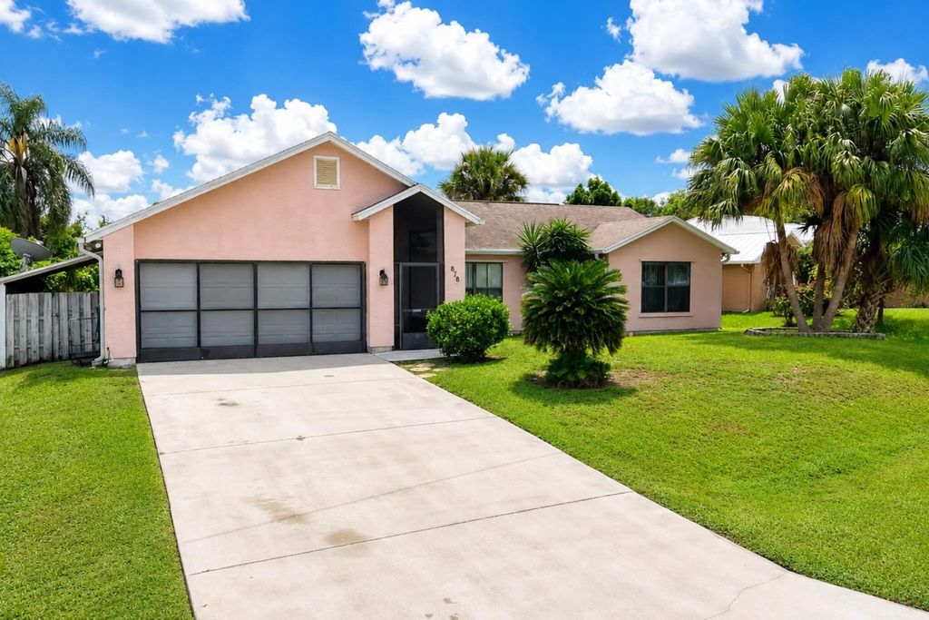 878 Sw Mccomb Avenue, Port St. Lucie